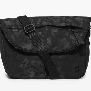 Lululemon All Night Festival Bag— Black Camo
